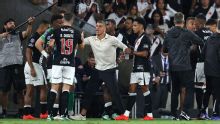 Jogadores do Vasco tremeram no Maracanã? Pedro Emanuel responde e é sincero sobre falha de Léo Jardim: 'Poderia ter feito melhor'