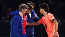 PSG confirma grave lesión que sufrió Kvaratskhelia ante Barcelona