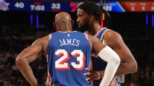 'Isso muda tudo': como LeBron se reinventou e foi de 'quebra-galho' a peça-chave em estreia com vitória pelos 76ers