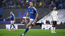 Champions League live updates: Como takes early lead against Man United