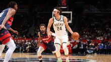 Jaime Jaquez suma 22 puntos en su debut de temporada con Bucks
