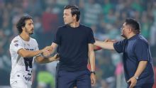 Solari califica de "escandaloso" tema arbitral en derrota de Pumas ante Santos