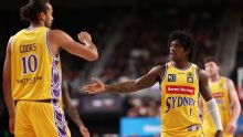 Sydney Kings demolish struggling Hawks in NBL