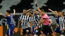 El último Boca-Mineiro: "vergüenza", dos goles anulados, piñas y a la comisaría