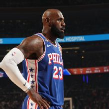 President Trump criticizes 76ers' LeBron James for actions amid national anthem