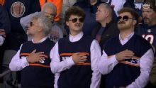 Chicago Bears honor late Mike Ditka with fake mustaches, knit headbands on TNF