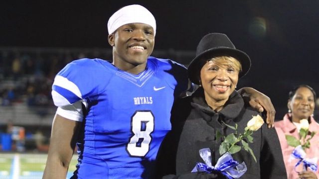 Boye Mafe signs "I love you" to his late mother Bola before every game and after each sack.