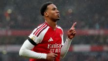 Gabriel Magalhães marca, Arsenal vence Everton e iguala pontuação do City na liderança da Premier League