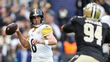 Aaron Rodgers breaks tie with Peyton Manning for third-most TD passes