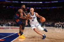 Magic's Jalen Suggs exits late vs. Knicks with apparent knee injury