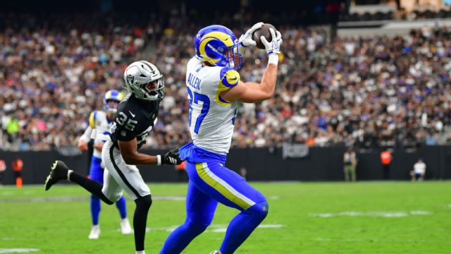 Davis Allen of the Los Angeles Rams caught two touchdown passes on Sunday.