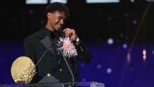 Lamine Yamal vence o troféu Kopa pela 3ª vez e é surpreendido por pergunta inusitada de Henry: 'É este o prêmio que você quer?'