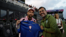 Sob olhares de Messi, Palmeiras marca nos acréscimos e empata contra Newell's Old Boys em torneio de base nos Estados Unidos