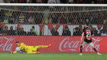 El curioso momento donde Fernando Muslera estudió los pateadores de Flamengo