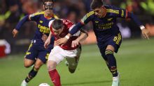 Piero Hincapié volvió a ser titular en la sorpresiva eliminación del Arsenal por la Copa de la Liga