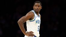 A bruxa está solta na NBA: Anthony Edwards, dos Timberwolves, também ficará fora por lesão