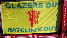 Gary Neville tells the Glazers to sell their stakes in Manchester United