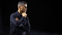 Pedro Emanuel defende escalação de reservas no Vasco e reage após goleada para o Flamengo: 'Sei que o torcedor sofre'