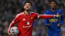 Premier League live updates: Chelsea host Man United in early matchup