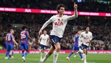 Premier League live updates: Chelsea punish wasteful Man United, City fall to Brighton