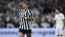 Tiquinho desabafa sobre suposto 'bicho' no Botafogo: 'Jogador nenhum precisa de dinheiro para ganhar jogos'