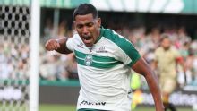 Coritiba bate Vitória, se afasta do risco de rebaixamento e tumultua briga no Brasileirão