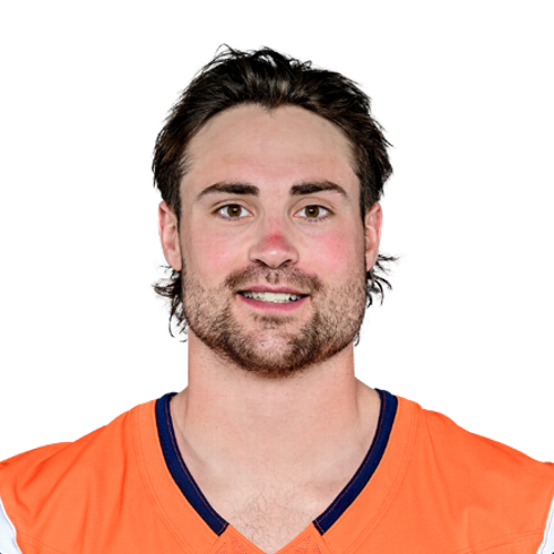 Riley Moss headshot