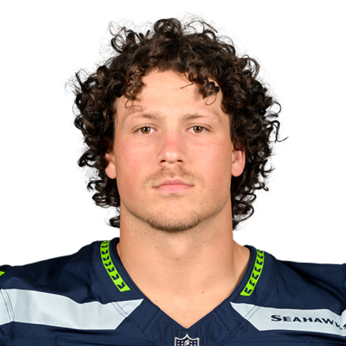 Drake Thomas headshot