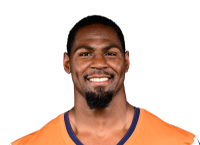 Que Robinson headshot