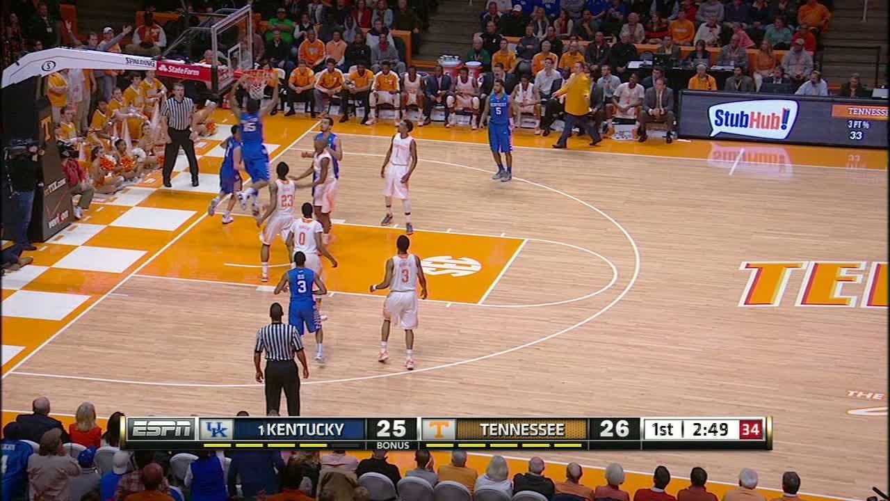 Cauley Stein Soars For The Dunk