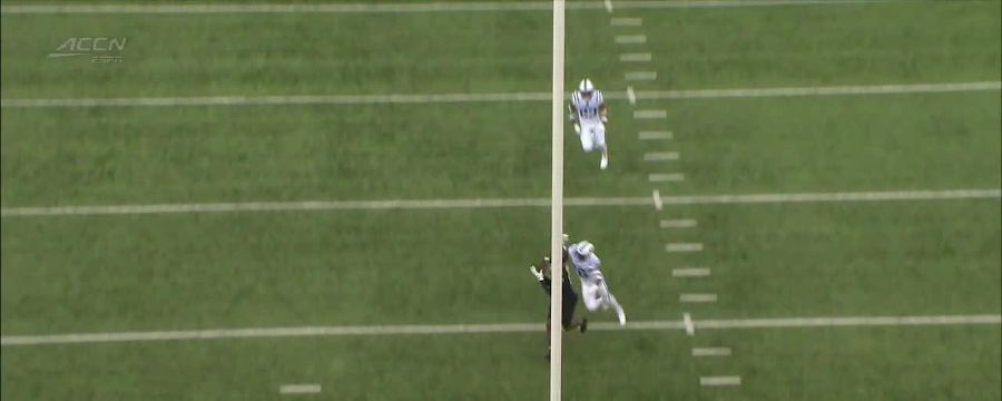 Jaquarii Roberson hauls in 38-yard TD catch