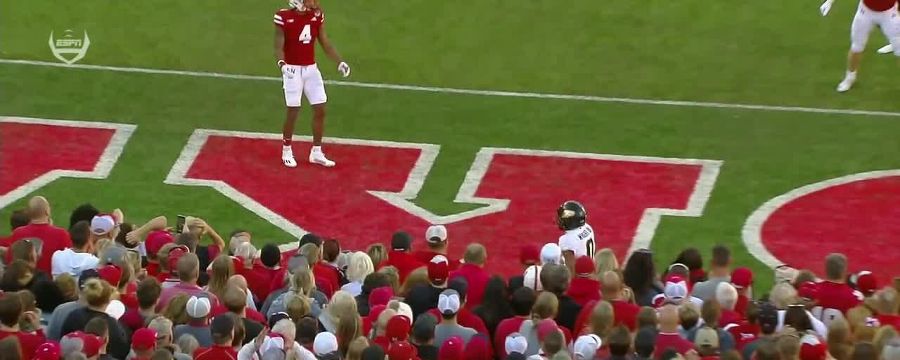 Milton Wright makes the grab for 3-yard Receiving touchdown