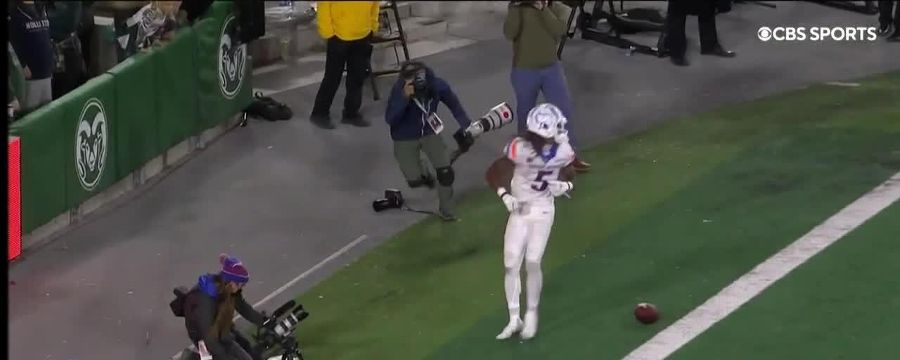 Hank Bachmeier finds Stefan Cobbs for 11 yard Boise State TD