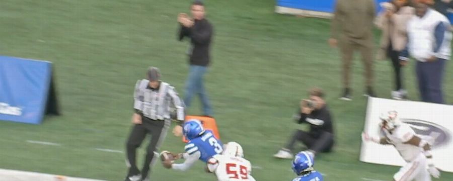 Darren Grainger stays inbounds for the Georgia State TD