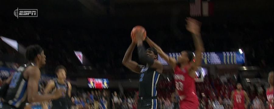 Jalen Duren finds an opening for a dunk