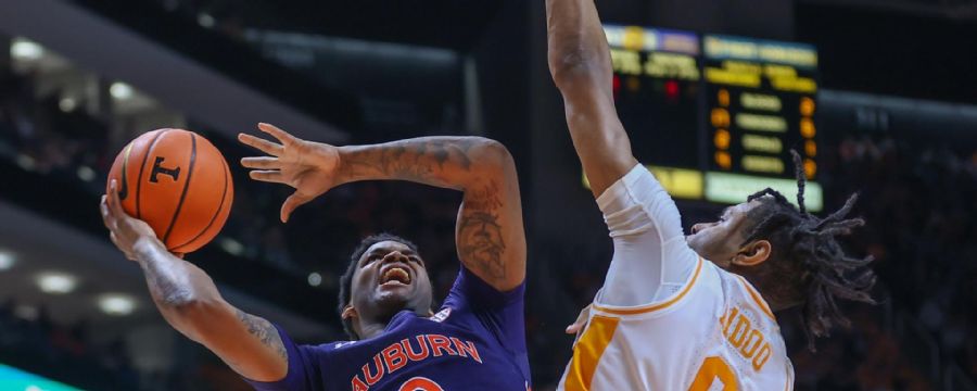 Tennessee's home-court advantage proves too much for Auburn