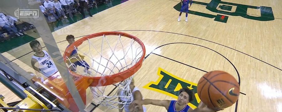 Agbaji dishes a textbook lob to Adams for the bucket