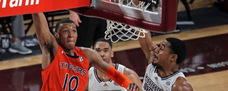 Jabari Smith seals Auburn's OT win with big and-1 dunk