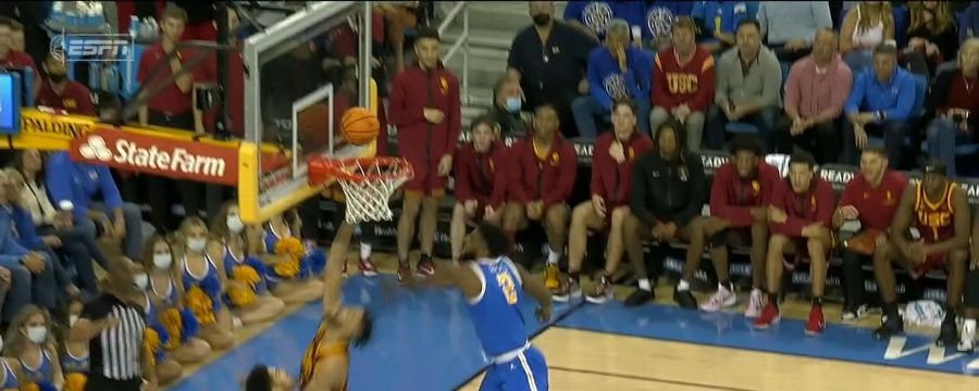 Isaiah Mobley drains the big-time and-1 for USC