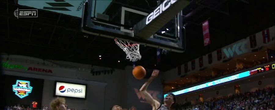 Chet Holmgren skies for big slam