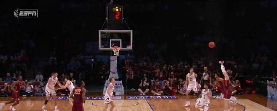 Storm Murphy drains 2 big 3s to put away Notre Dame