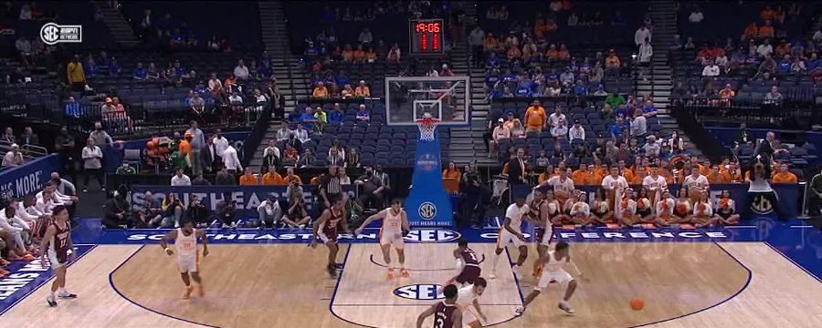 Kennedy Chandler's steal leads to a Tennessee bucket