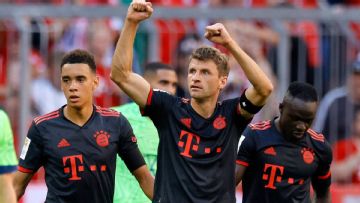 Bayern eases past Wolfsburg for 2nd win of the season