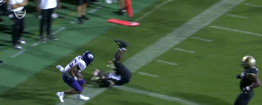 Sam Jackson plows his way into the end zone for a TCU TD