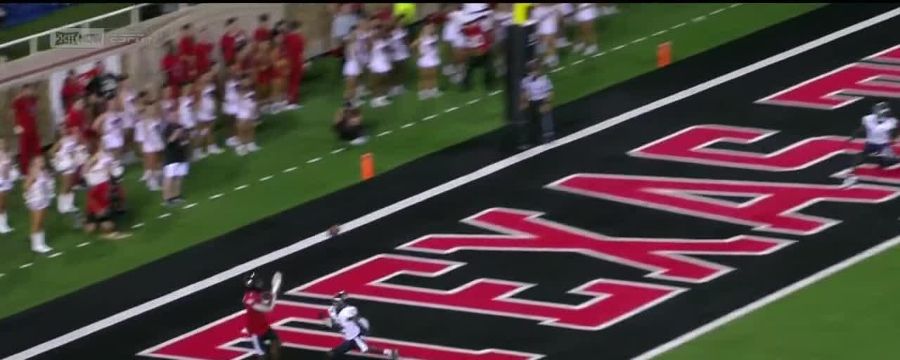 Donovan Smith connects for 14-yard TD pass