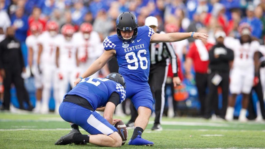 Kentucky grinds out win over in-state rival Louisville