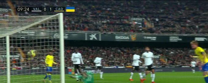 Rubén Alcaraz goal 9th minute Valencia 0-1 Cádiz