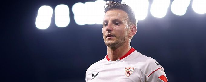 Ivan Rakitic nets late penalty kick to seal Sevilla's win over Cadiz