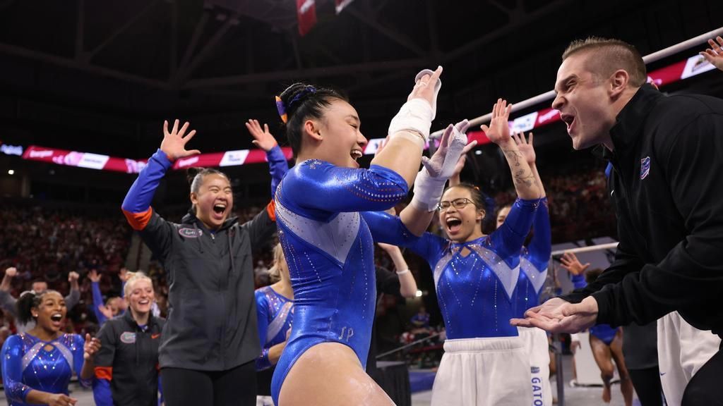 UF's Wong scores her second double-10 night of season