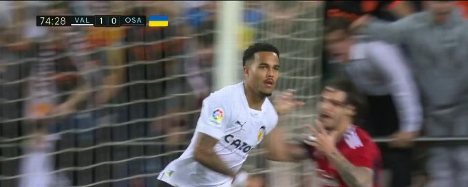 Kluivert's clever finish puts Valencia 1-0 up